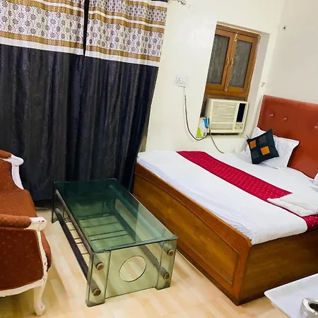 The Super Residency - Near Nizamuddin Markaz & Auliya Dargha